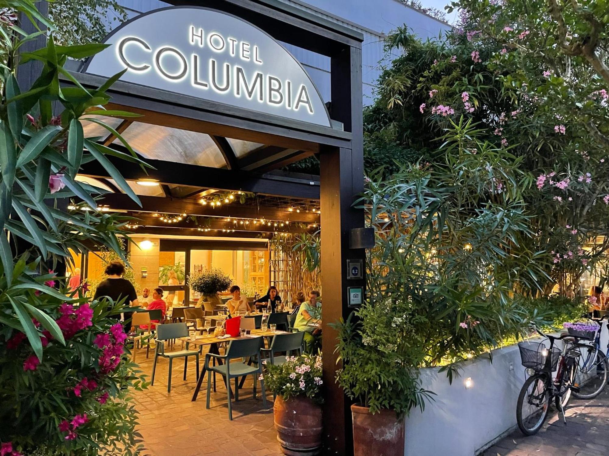 Hotel Columbia مارينا روميا المظهر الخارجي الصورة