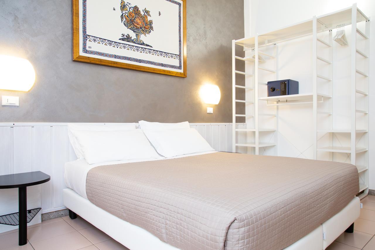 Hotel Columbia مارينا روميا المظهر الخارجي الصورة